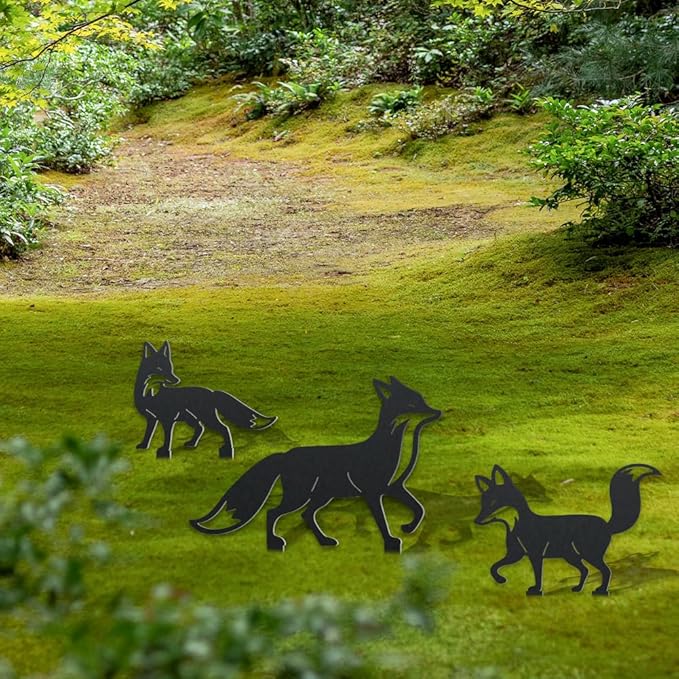 WADORN 3 Styles Fox Metal Decorative Garden Stakes, Funny Fox Family Metal Outdoor Statues Animals Black Silhouette Ornament Gifts Cute Animals Outdoor Decor for Garden Backyard Patio Lawn Walkways