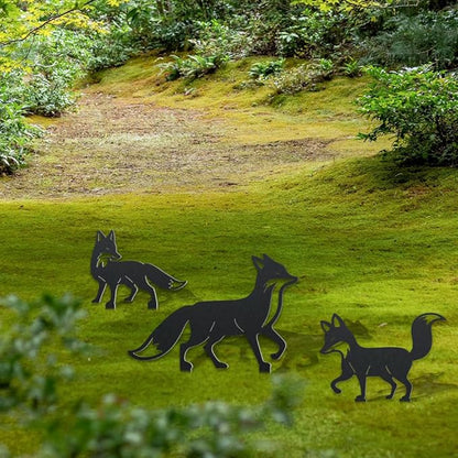 WADORN 3 Styles Fox Metal Decorative Garden Stakes, Funny Fox Family Metal Outdoor Statues Animals Black Silhouette Ornament Gifts Cute Animals Outdoor Decor for Garden Backyard Patio Lawn Walkways