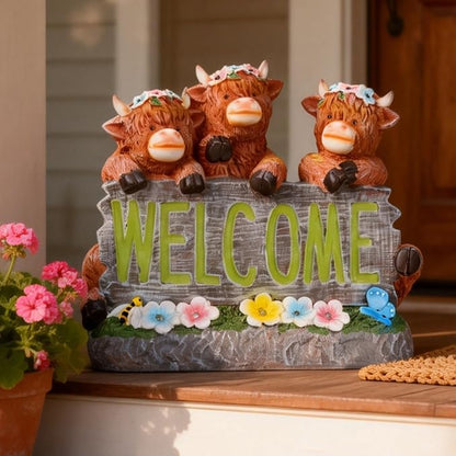 Solar Highland Cow Garden Statue Outdoor Decor - Rustic Farmhouse Decorations & Christmas, Birthday Housewarming Gifts for Mom, Grandma, Women, Resin