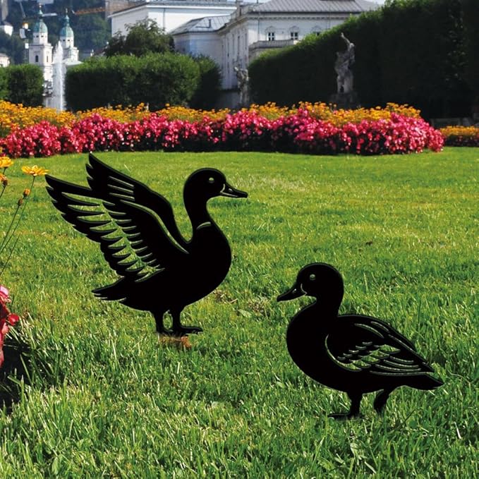 SUPERDANT 3PCS Ducks Metal Garden Yard Art Decor Black Silhouette Outdoor Iron Art Decoration Garden Stakes Statues Ornament Crafts for Backyard Parks Lawns Outdoor Spaces