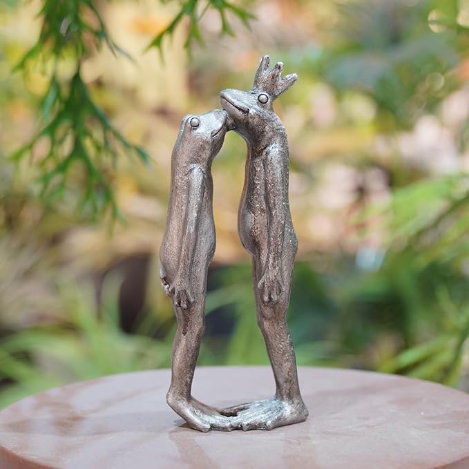 Frog Decor Garden Statue Decor Outside - Artgenius Couple Kissing Statue Outside Frog Figurines for Yard Patio Lawn Decorations Couple Frogs Front Yard Decorations Outdoor 3.6"2.1"8.7" LC Lcdecohome
