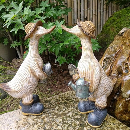 Garden Statues Duck Animal Cartoon Resin Cute Funny Cartoon Duck Garden Statues Indoor Outdoor Decorations Figurine Gift for Wedding Art Décor