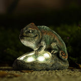 Rezpuao Solar Chameleon Garden Statues Outdoor Decor Resin Chameleon Figurine with Solar Light for Patio,Balcony,Yard,Lawn Ornament,Perfect Garden Gift