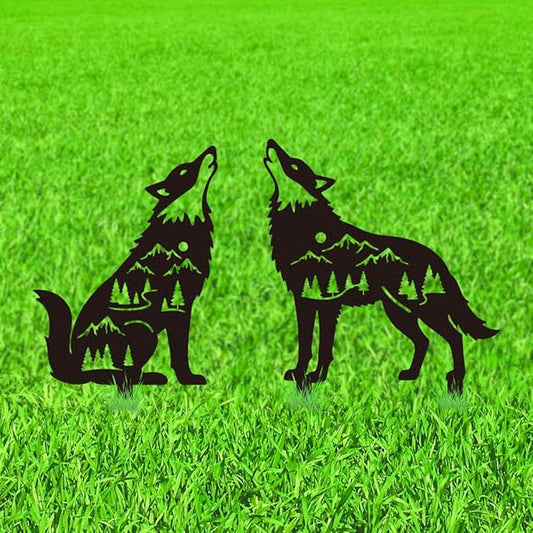 WADORN 2Pcs Wolf Metal Decorative Garden Stakes, Howling Wolf Silhouette Metal Outdoor Statues Animal Garden Ornament Gifts Black Yard Art Decorations for Home Outdoor Patio Backyard Lawn Walkways