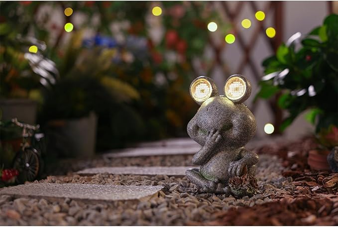 Frog Garden Statue Light Solar Light Figurine Outdoor Decor Fairy Garden Decorations Outside Art for Yard, Gardens Patio, Lawn Décor Unique Gift for Women (Frog)