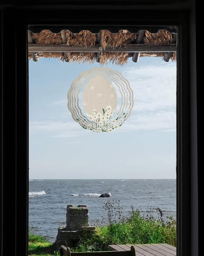 Vintage Daisy Flowers Wind Spinners for Yard and Garden Decor, Spring Floral White Beige Wind Spinner Hanging Outdoor Metal Art Outside Decorations 3D Garden Wind Sculpture 8inch