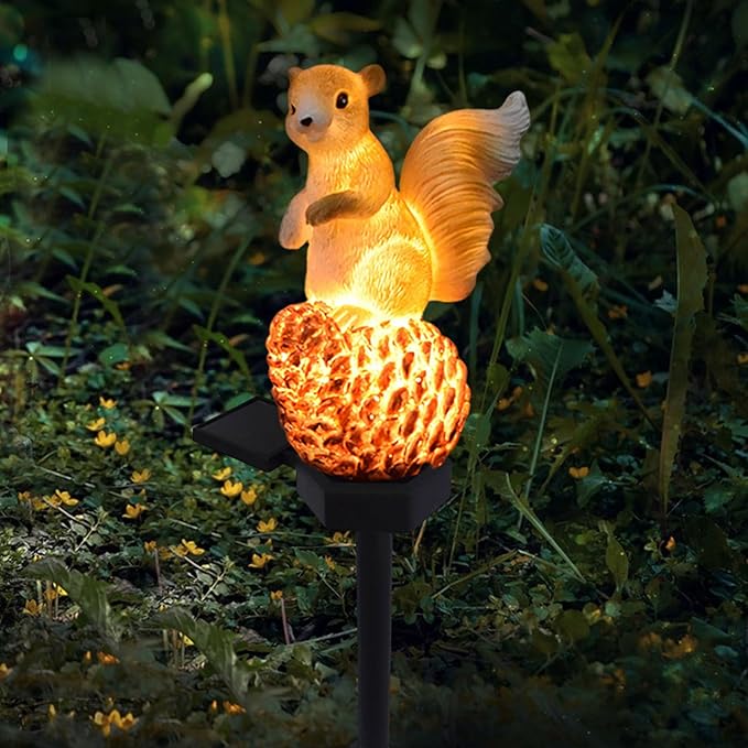 Solar Garden Lights, Squirrel Solar Powered LED Outdoor Decor Light, Resin Garden Waterproof Decorations with Stake, Outdoor Garden Animal Statue for Patio Lawn Yard (Squirrel)