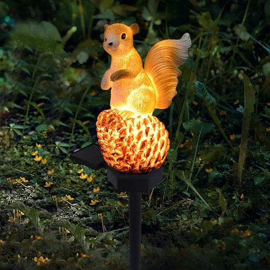 Solar Garden Lights, Squirrel Solar Powered LED Outdoor Decor Light, Resin Garden Waterproof Decorations with Stake, Outdoor Garden Animal Statue for Patio Lawn Yard (Squirrel)
