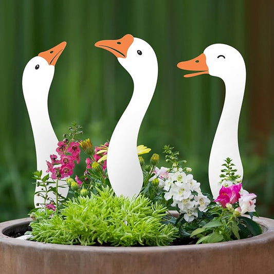 Metal Outdoor Goose Statue - Garden & Yard Decor, 17" Lawn Goose Figurine with Vibrant Rust-Resistant Finish, Weatherproof Metal Goose Decor for Patio, Entryway or Garden Gifts for Women