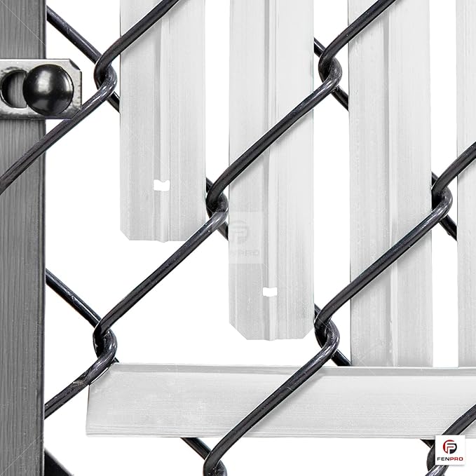 Chain Link Fence Privacy Blade Slates with Bottom Lock 8x10 Ft White for Gardening, Privacy, Outdoor Wall, Balcony, Patio, Yard, Safety Fence Screen Cover for Dog, Cat, Pet Hedge Slats