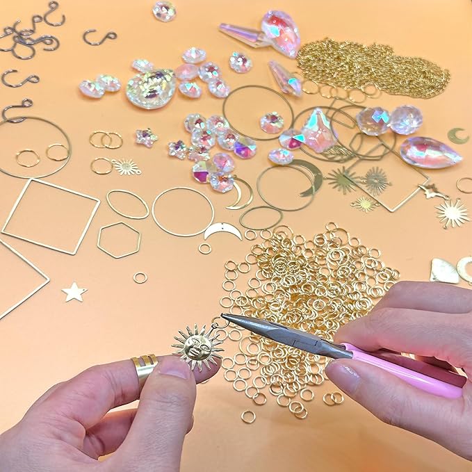 Lyukii 500 Pcs DIY Suncatchers Making Kits Craft for Adults Crystal Suncatchers for Window Hanging Sun Catcher with Chain Rainbow Maker Crystal Prisms Decor for Home Garden Party Wedding Ornament