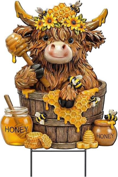 Amyhill Bee Highland Cow Outdoor Decor Honeybee Cow Metal Garden Stakes Decorative Rustic Bee Calf Lovers Yard Signs with Stakes for Farmhouse Spring Garden Lawn Outdoor Decorations