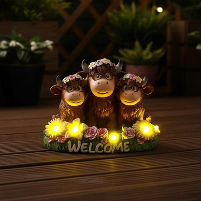 Highland Cow Decor Solar Garden Statue 5.3",Funny Resin Cow Family Figurine with Glasses & Welcome Sign,Cute Farmhouse Outdoor Yard Art for Patio Porch Lawn,Housewarming Birthday Gifts for Women Mom