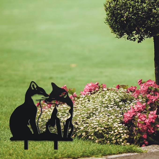 WADORN Adorable Fox Metal Outdoor Statues Silhouette, Fox Metal Decorative Garden Stakes Funny Animal Silhouette Ornament Gift Fox Outdoor Decoration for Garden Backyard Patio Lawn Outdoor Ornaments