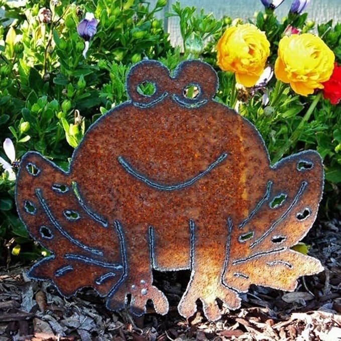 Rusty Metal Frog Garden Statue - Classic Outdoor Lawn Ornament, Durable Metal Silhouette Stake Decor for Yard, Patio, Weather-Resistant & Easy Ground Installation