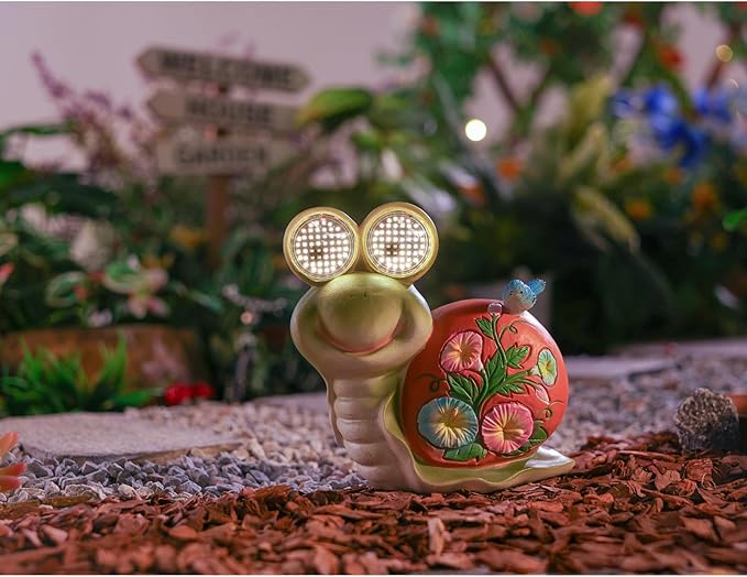 Snail Garden Statue Light Solar Light Figurine Outdoor Decor Fairy Garden Decorations Outside Art for Yard, Gardens Patio, Lawn Décor Unique Gift for Women (Snail)