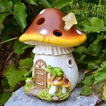 Mushroom Solar Lights Outdoor Decor：Fairy Garden House Outside Decorations Yard Art Resin Led Cute Statue Lawn Ornament Frog Figurines Gift for Housewarming Gardener Birthday