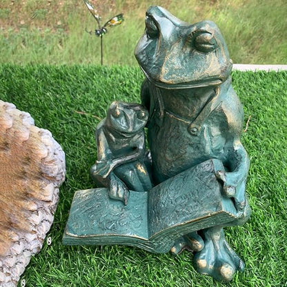 DreamsEden Metal Frog Garden Statue, Funny Mother and Kid Frogs Reading Sculpture for Outdoor Decor Yard Lawn Decorations, 10''H