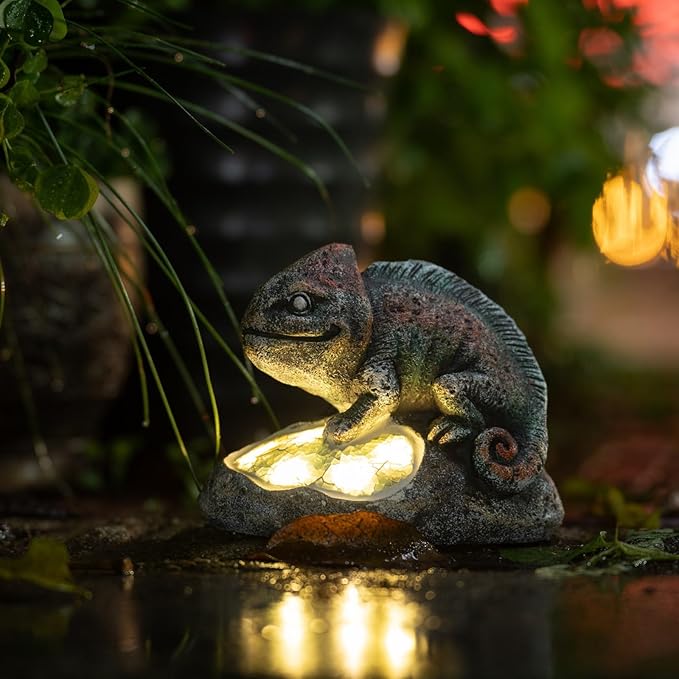 Rezpuao Solar Chameleon Garden Statues Outdoor Decor Resin Chameleon Figurine with Solar Light for Patio,Balcony,Yard,Lawn Ornament,Perfect Garden Gift
