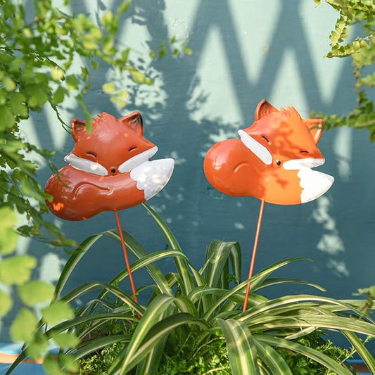 Sungmor 2PC Foxes Decorative Garden Stakes, Animal Statue Stakes for Indoor Outdoor Planters Yard Decòr, Metal Arts Lawn Landscaping Decorations, Cute Little Foxes Figurine for Potted Plants Ornament