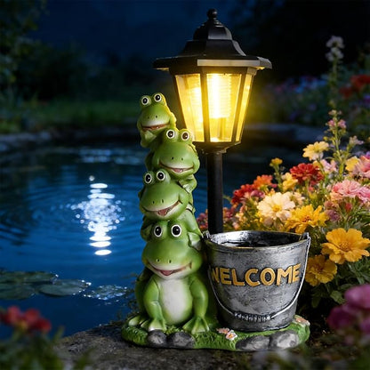 VEEKI Frog Garden Statue Outdoor, Solar Frog Figurine with Lantern and Flowerpot, Resin Frog Decor for Garden Patio Yard Lawn Ornament, Housewarming Birthday Gifts for Women Mom Grandma