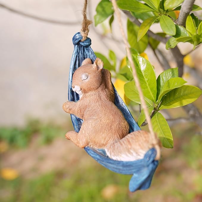 Squirrel Garden Décor Hanging Statue - Hanging on Tree Branch Squirrel Swing Statue Outdoor Garden Decoration Outdoor Gift Comes Statues with Rope and Hook 7.75 * 3.75 * 3.25 Inch