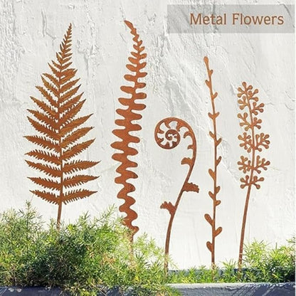 Set of 5 Vintage Metal Garden Stakes for Elegant Lawn, Pathway and Flower Bed Decoration, 36cm Iron Outdoor Art Sculptures