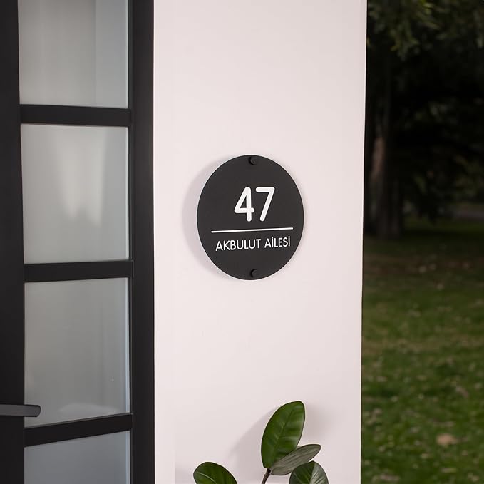 Custom Black Metal House Number and Family Name Sign, Modern Round Address Plaque with Durable UV Print & Rust-Resistant Coating, Weatherproof Home Door Number for Indoor & Outdoor Use, New Home Gift