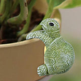 Tortoise Figure Plant Pot Hanger, Turtle Flower Pot Hugger, Resin Tortoise Statue, Funny Pot Huggers for Planters, Cute Climbing Tortoise Flower Pot Hugger, Garden Fence Balcony Patio Yard (GREEN)