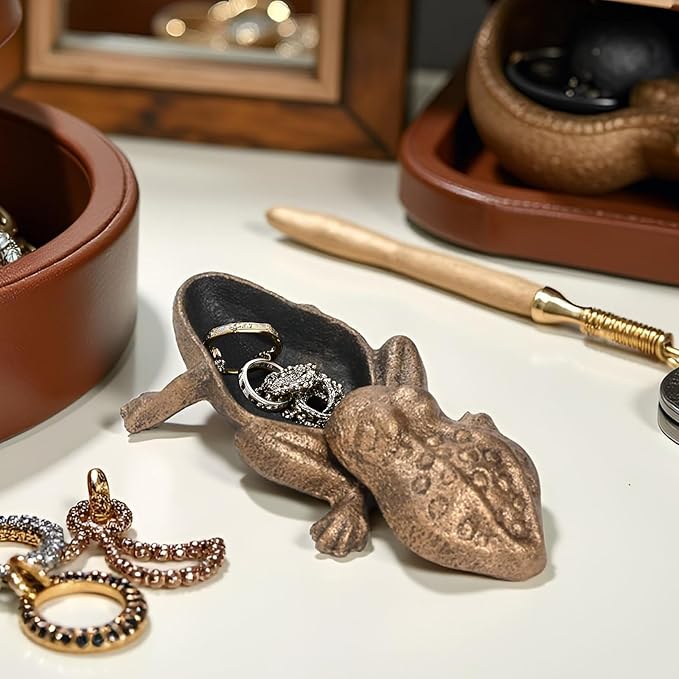 Outdoor Frog Key Hider, Cast Iron Frog Statue and Keys Hiders for Outside, Decorative Hidden Keys Holder, Antique Gold Hide a Key for Indoor Garden Yard Patio Decor