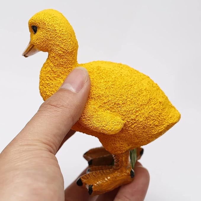Cute Statues Garden Mini Yellow Duck Figurine Vivid Miniature Fairy Figurines Resin Backyard Decor(A)