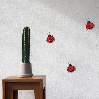 Outdoor Ladybird Craft Statue 3D Iron Ladybug Wall Hanging Decoration for Garden Patio Indoor Bedroom Living Room Adornment