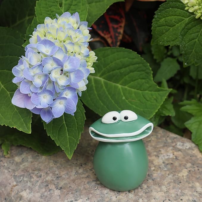 Garden Frog Statue Outdoor Decor – Waterproof Resin Frog Sculpture, Hand-Painted Frog Garden Statue for Patio, Lawn, Yard, Balcony or Porch, Cute Frog Figurine Garden Decor Gift for Garden Lovers