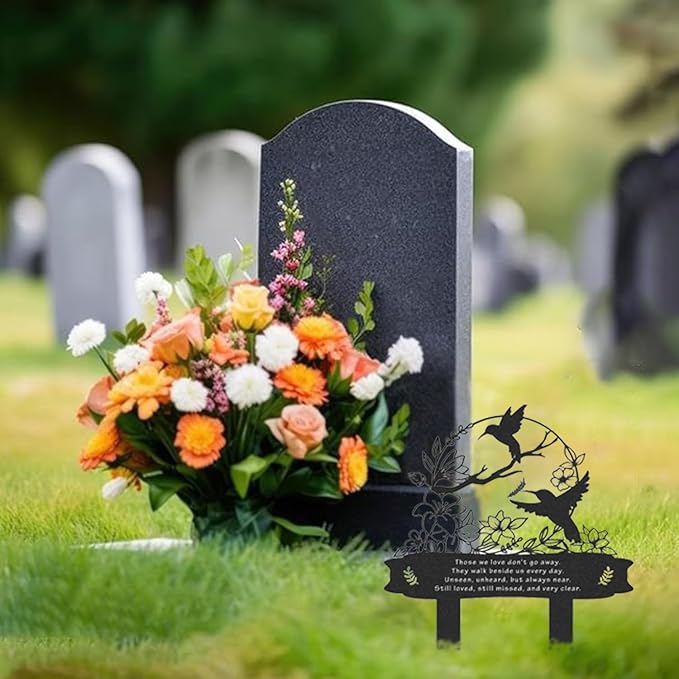Memorial Plaques Stake Grave Decorations for Cemetery Metal Grave Plaque Stakes Markers Sympathy Waterproof Cemetery Decor for Dad Mom Grandma Outdoors Garden Personalized (Type B)