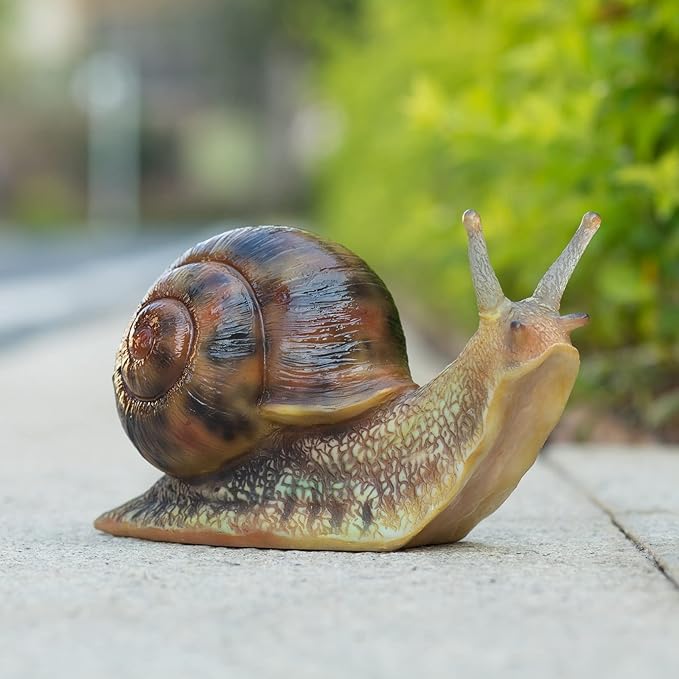Garden Snail Sculpture, Reptile Resin Sculpture, Suitable for Outdoor Courtyard Pond Garden Lawn Decor Landscape, is The for Garden Enthusiasts (7 inches)