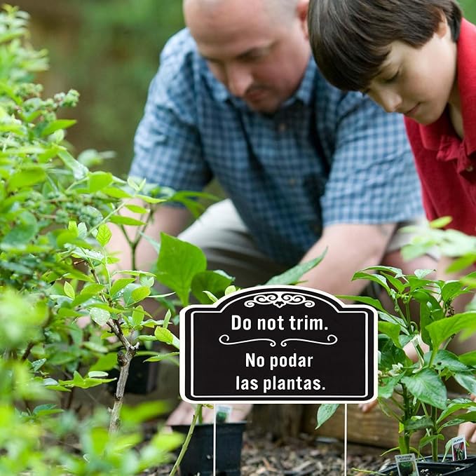 4pcs Do Not Trim Signs with Stakes, Corrugated Plastic Do Not Prune Bushes Please Do Not Trim Landscaping Label Yard Tag in English and Spanish Plant Sign Garden Marker for Outdoor Lawn