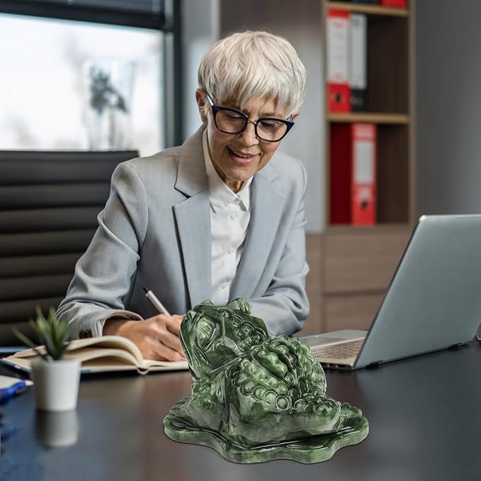 gemshan Jade Money Frog Statue, 3.1 Inch Natural Jade Feng Shui Frog Sculpture, Hand-Carved Collector's Art for Home/Office/Garden Decor