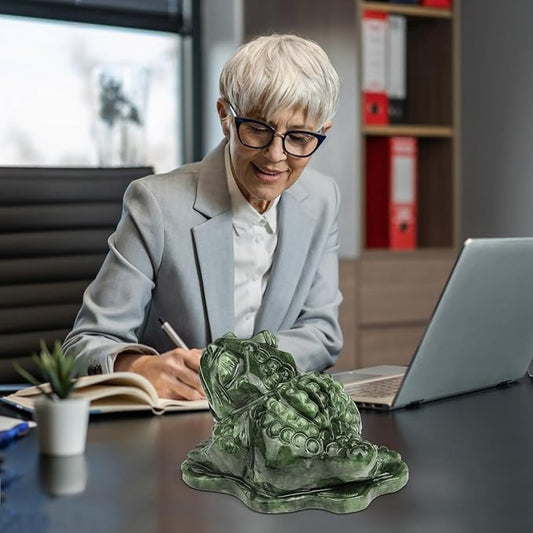 gemshan Jade Money Frog Statue, 3.1 Inch Natural Jade Feng Shui Frog Sculpture, Hand-Carved Collector's Art for Home/Office/Garden Decor