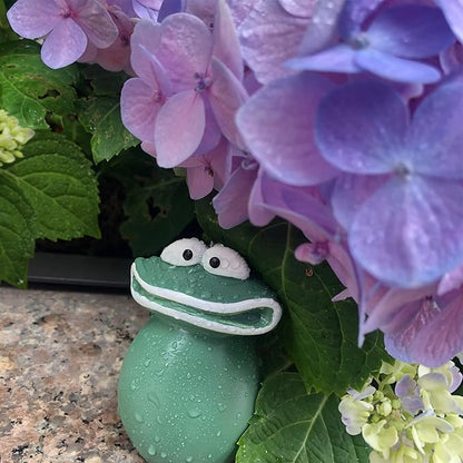 Garden Frog Statue Outdoor Decor – Waterproof Resin Frog Sculpture, Hand-Painted Frog Garden Statue for Patio, Lawn, Yard, Balcony or Porch, Cute Frog Figurine Garden Decor Gift for Garden Lovers