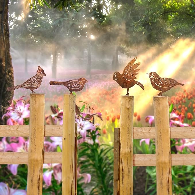 GWHOLE 4Pcs Rusty Metal Birds, Outdoor Decor Garden Bird Statue Metal Yard Art Ornaments for Garden Patio Bird Decoration