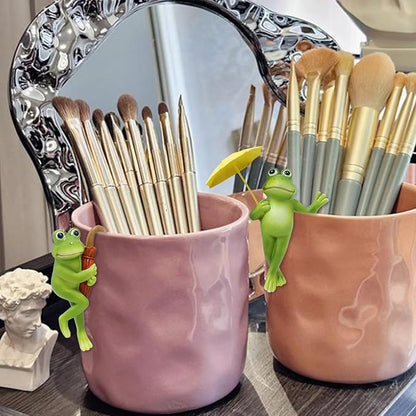 2 Pack Flower Pot Edge Hanging Frog Plant Pot Decorations Small Frog Figurine Holding Umbrella Resin Frogs Creative Ornaments for Home, Yard, Flower Pots