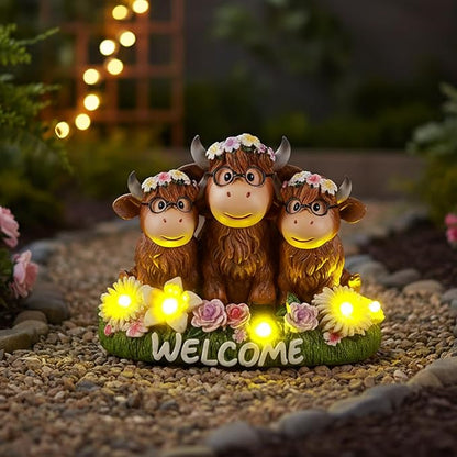Highland Cow Decor Solar Garden Statue 5.3",Funny Resin Cow Family Figurine with Glasses & Welcome Sign,Cute Farmhouse Outdoor Yard Art for Patio Porch Lawn,Housewarming Birthday Gifts for Women Mom