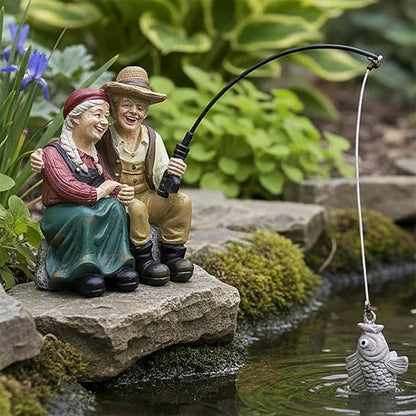 Romantic Older Couple Fishing Statue Outdoor Garden Koi Pond Decoration, Couple in Love Fisher Statues Figurine for Patio, Lawn & Yard Decor, Resin Garden Decoration, Elder Lover Fishing Sculpture
