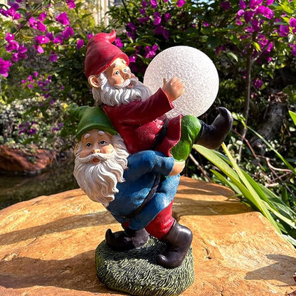 Solar Powered 2 Gnomes Playing with Ball, Decorated Solar Light, Garden Decorations Statues, Resin Garden Figurines (2 Gnomes with a Glass Ball)