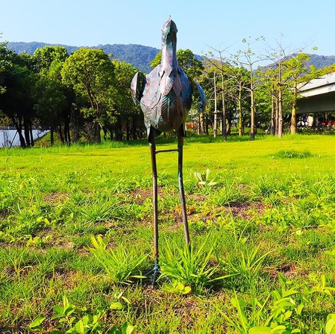 Retro Style Metal Ostrich Statue Outdoor Indoor Garden Yard Art for Patio Lawn Backyard Decoration