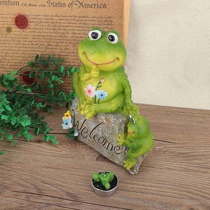 Frog Statue, Frog Welcome Sitting on Stone Figurine Landscape Resin Sculpture