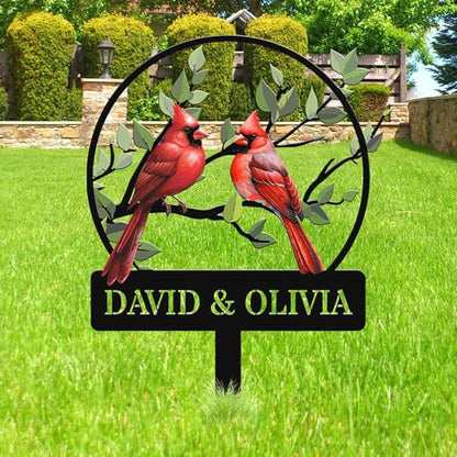 Personalized Name Garden Cardinal Metal Signs with Stake, Custom Family Name Yard Decor for Outdoor Outside, Cardinal Lawn Patio Stake Gardening Enthusiasts Grandmothers Gift