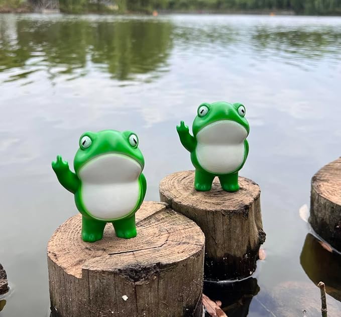 Jxueych Rebellious Frog Figurine, Tall 3.3 Inch, Cute Mini Frog for Fairy Garden Decor, Outdoor Table Decoration