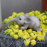 Set of 2 Cute Climbing Elephant Statues Flower Pot Hugger, Resin Hanging Animals Figurine Outdoor Planter Pot Decorations for Home Garden Patio Lawn Yard Ornaments