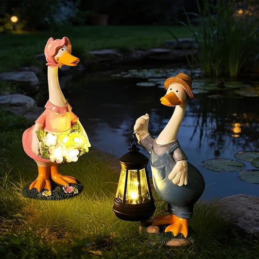 Goose Garden Statue Solar Light, Waterproof LED Decorative Lamp, Outdoor Solar-Powered Yard Art for Garden Patio Pathway Decoration & Housewarming Gift(A Pair)